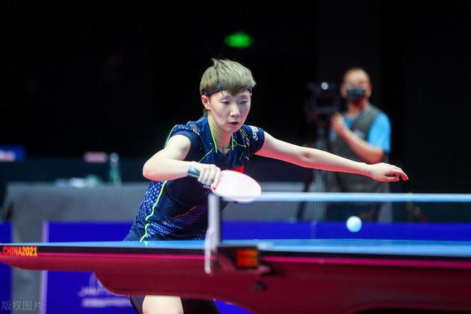 论员苏群在 论员苏群在