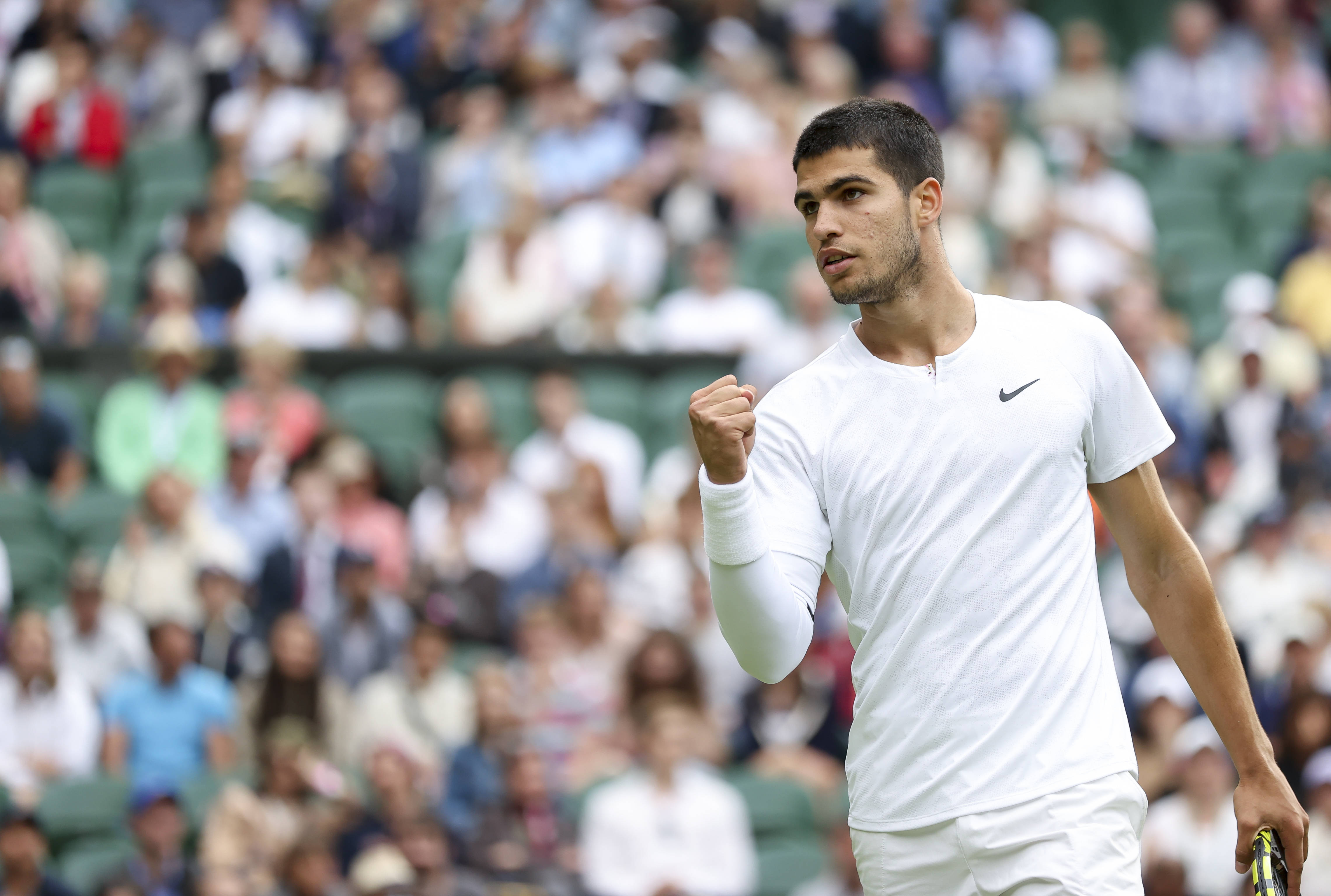 他在关键时 他在关键时