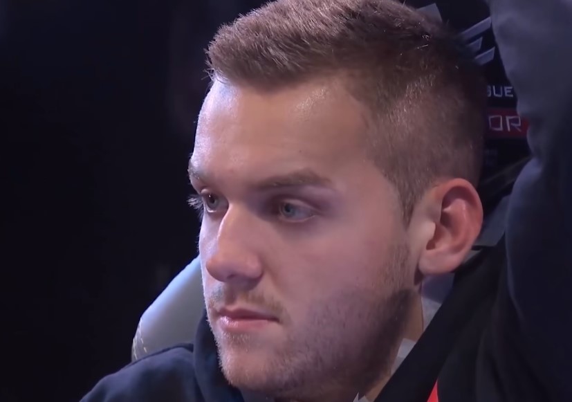 人缩到8 人缩到8